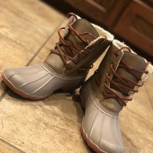 crown and ivy duck boots